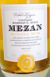 Mezan Guyana Rum - Uitvluigt 1998 review by the fat rum pirate