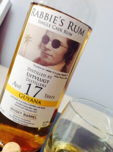 Rabbies Rum Uitvlugt Rum Review by the fat rum pirate