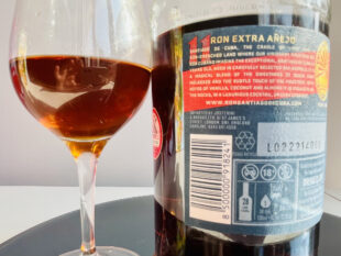 Ron Santiago de Cuba Ron Extra Anejo 11 Anos rum review by the fat rum pirate