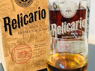 Relicario Ron Dominicano Superior Rum Review by the fat rum pirate